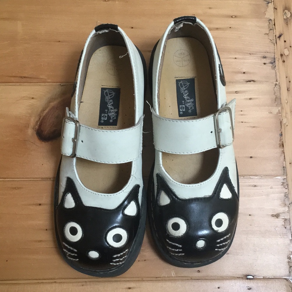 T.U.K. Classic Kitty Cat Mary Janes